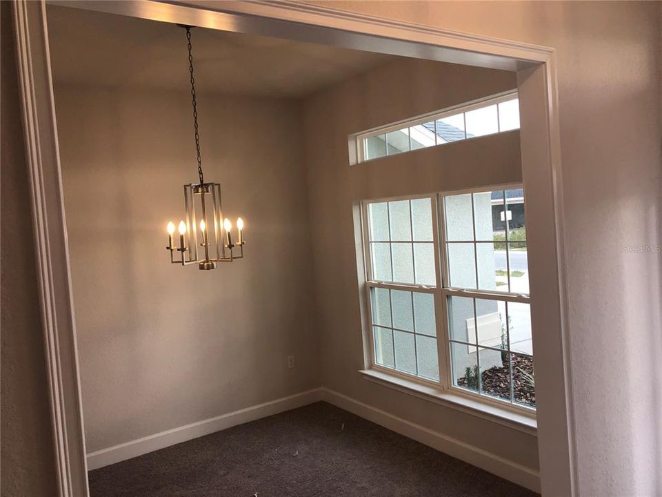 En Venta: $334,250 (4 camas, 2 baños, 2151 Pies cuadrados)