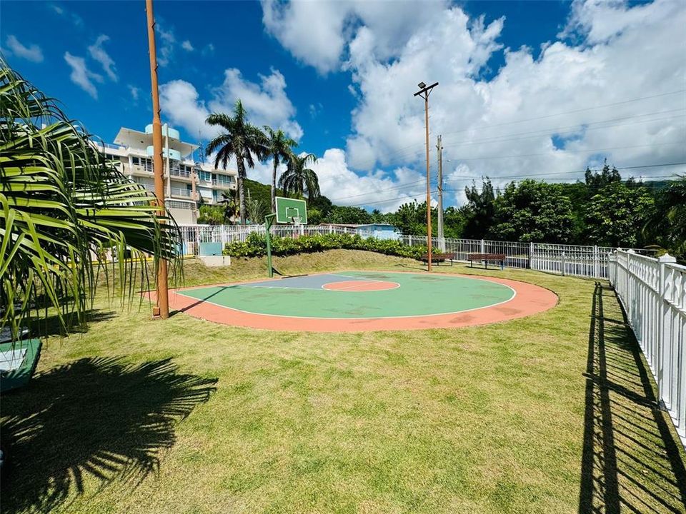For Sale: $237,000 (3 beds, 2 baths, 1097 Square Feet)