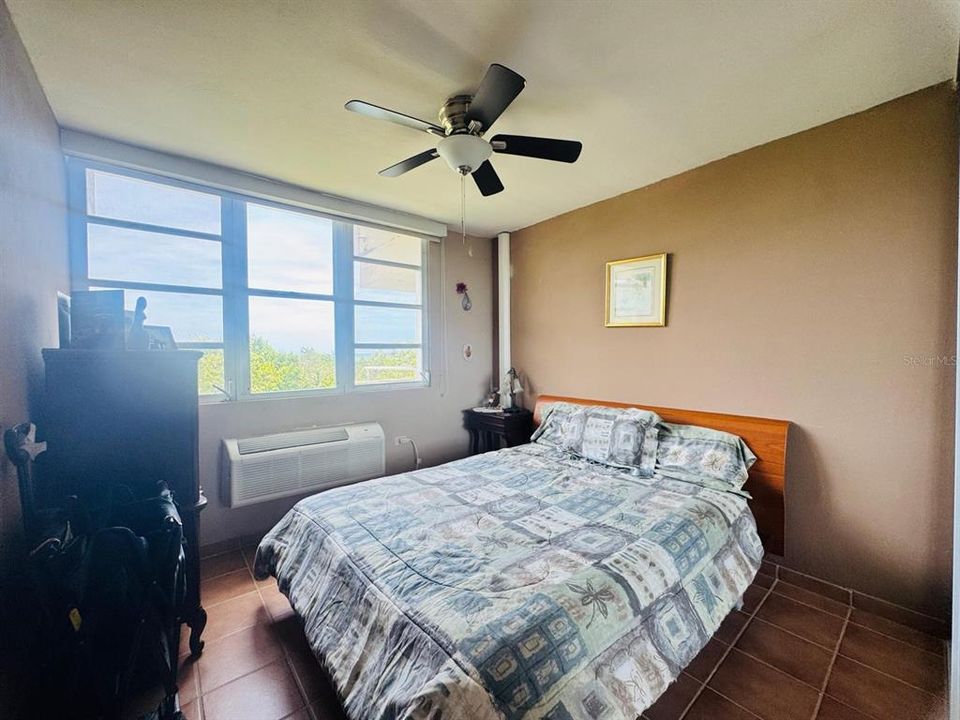 For Sale: $237,000 (3 beds, 2 baths, 1097 Square Feet)