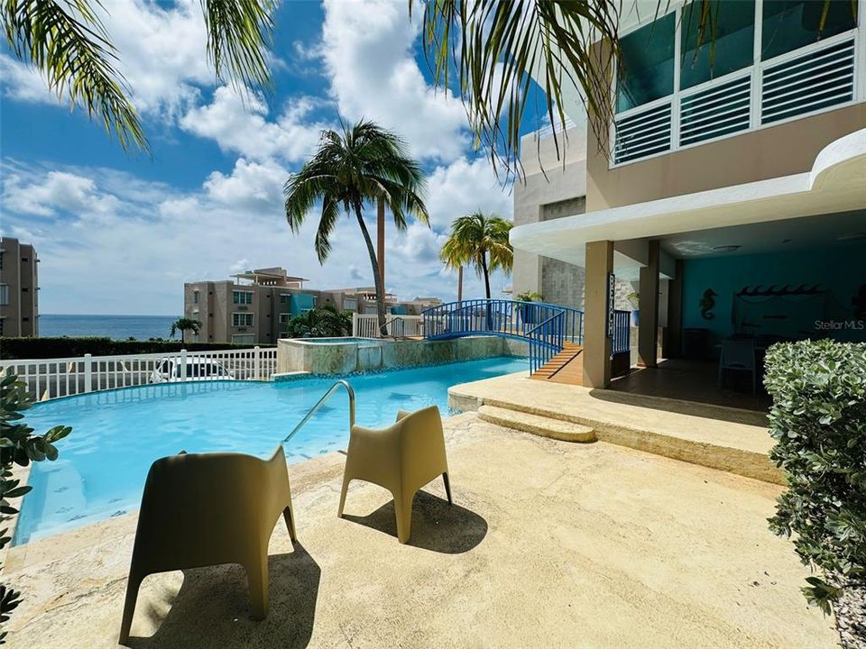 For Sale: $237,000 (3 beds, 2 baths, 1097 Square Feet)