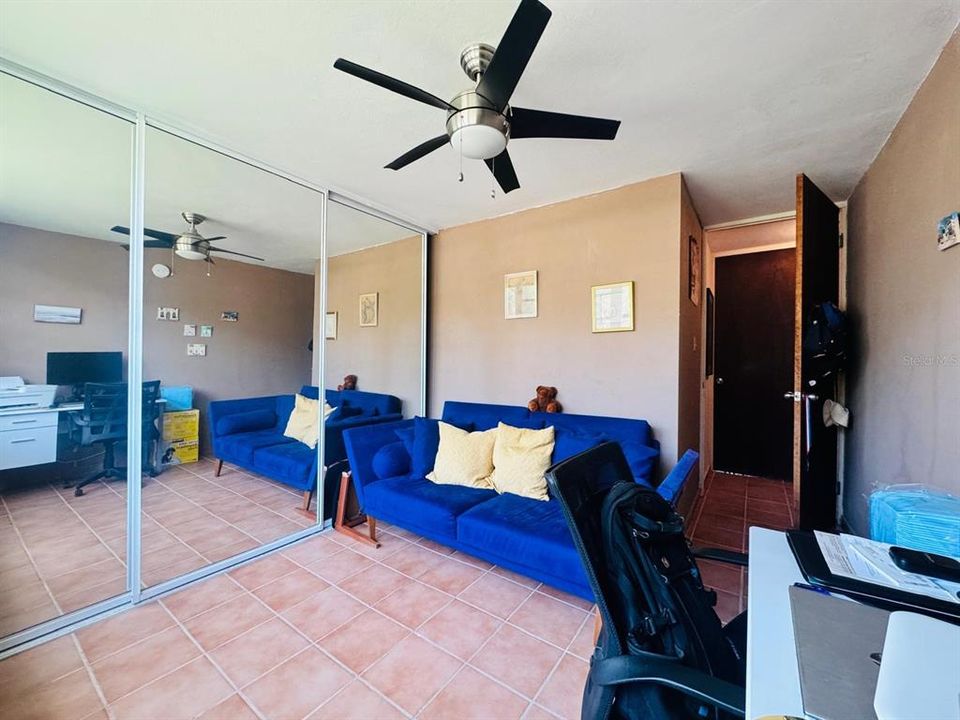 For Sale: $237,000 (3 beds, 2 baths, 1097 Square Feet)