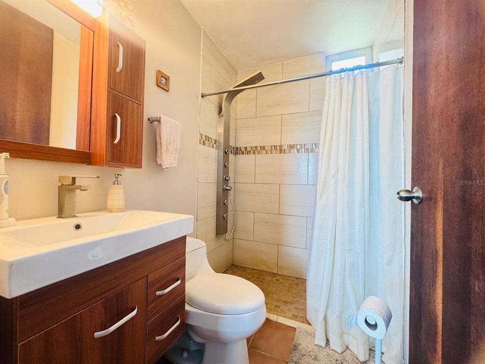 For Sale: $237,000 (3 beds, 2 baths, 1097 Square Feet)