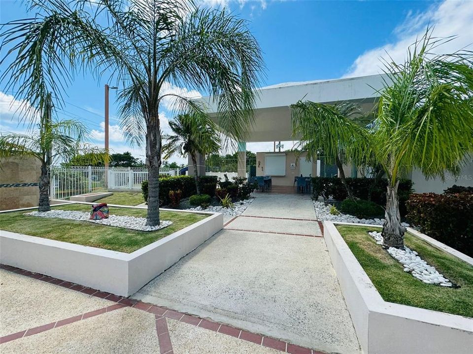 For Sale: $237,000 (3 beds, 2 baths, 1097 Square Feet)