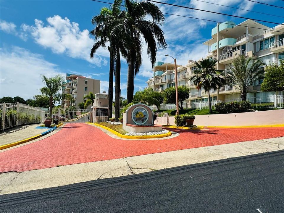 For Sale: $237,000 (3 beds, 2 baths, 1097 Square Feet)