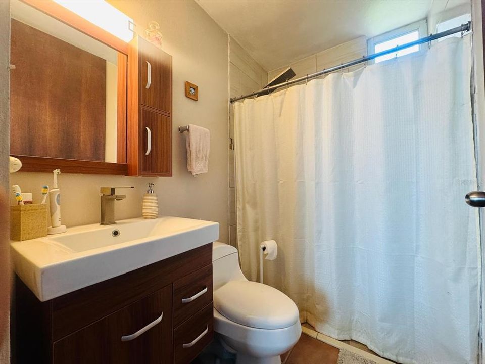 For Sale: $237,000 (3 beds, 2 baths, 1097 Square Feet)