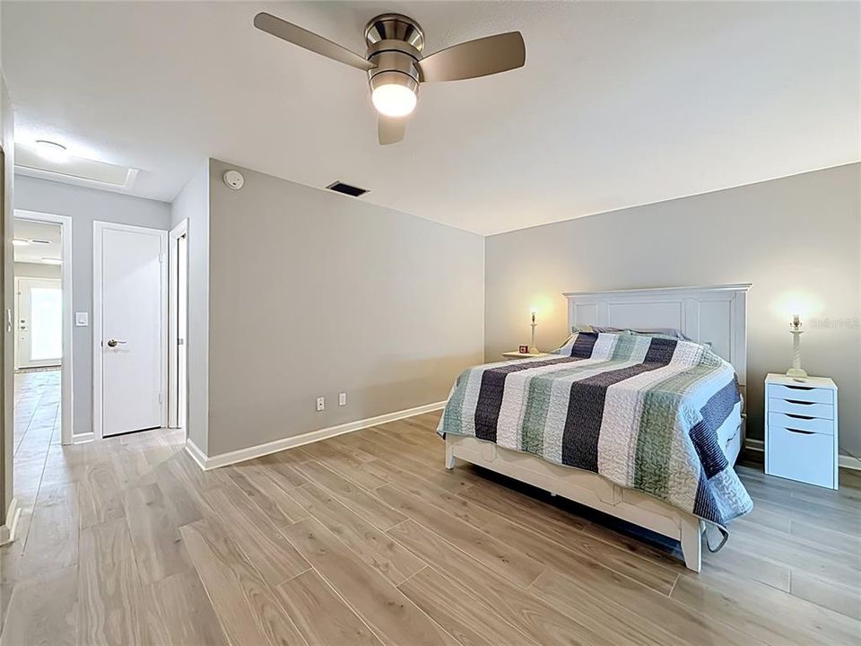 For Sale: $547,000 (2 beds, 2 baths, 1600 Square Feet)