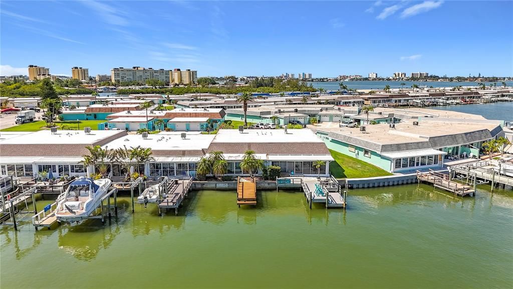 For Sale: $547,000 (2 beds, 2 baths, 1600 Square Feet)
