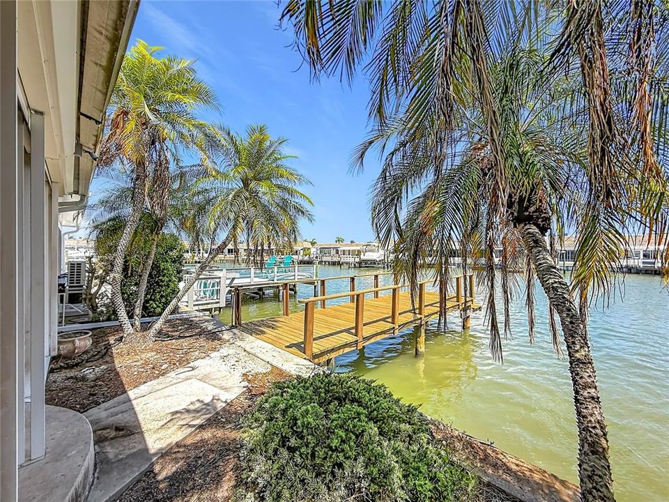 For Sale: $547,000 (2 beds, 2 baths, 1600 Square Feet)