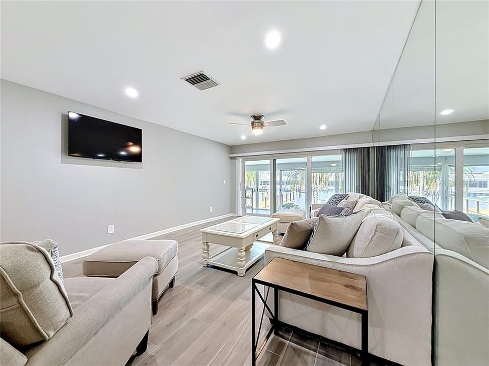 For Sale: $547,000 (2 beds, 2 baths, 1600 Square Feet)