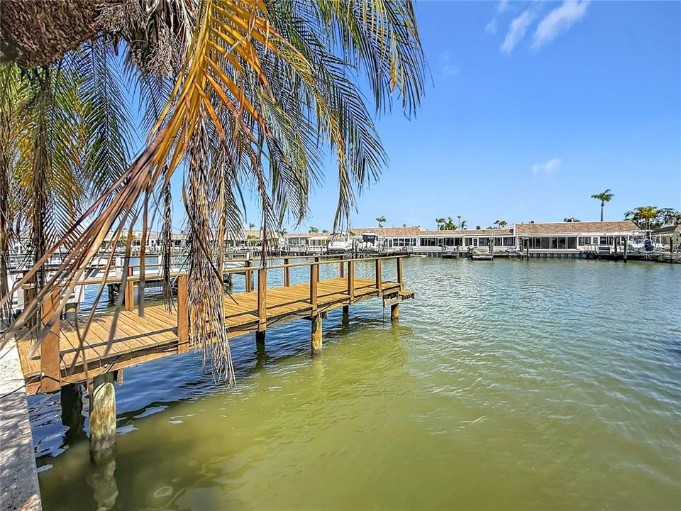 For Sale: $547,000 (2 beds, 2 baths, 1600 Square Feet)
