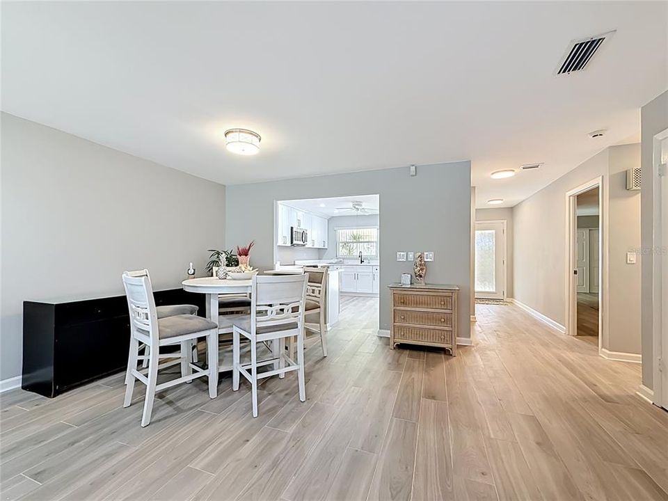 For Sale: $547,000 (2 beds, 2 baths, 1600 Square Feet)