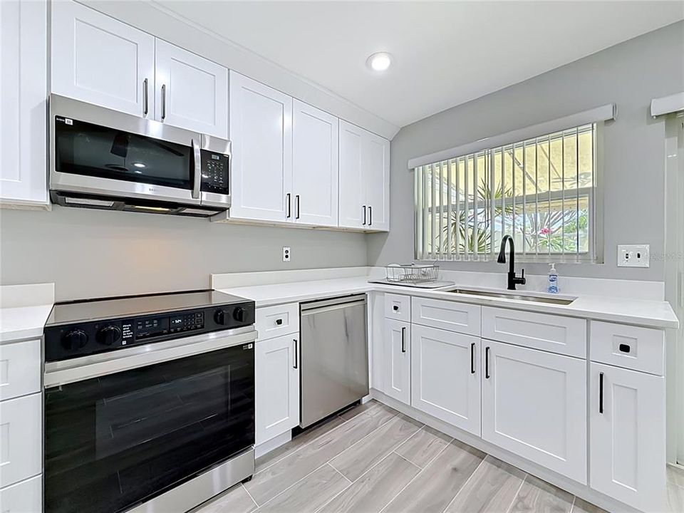 For Sale: $547,000 (2 beds, 2 baths, 1600 Square Feet)