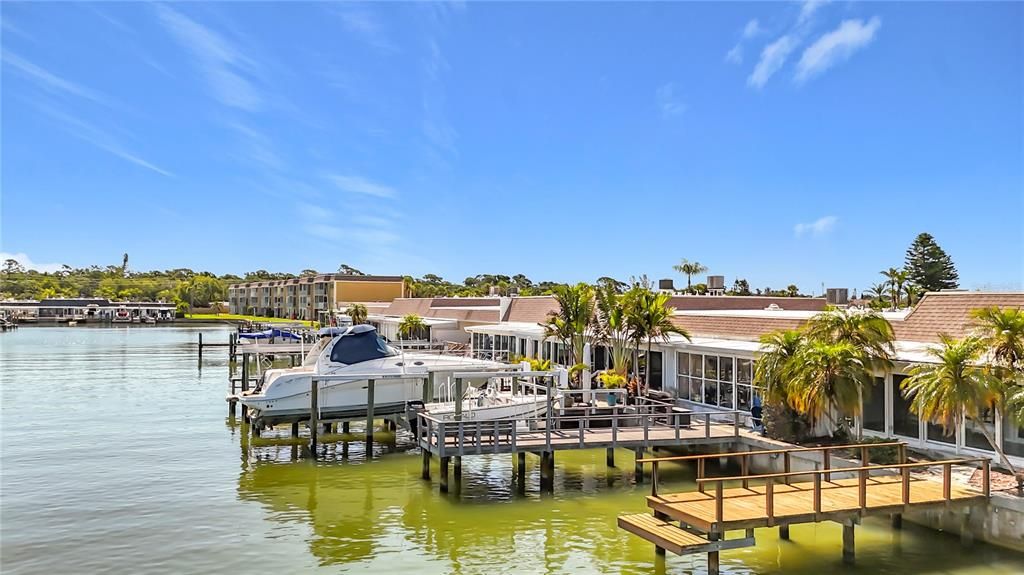 For Sale: $547,000 (2 beds, 2 baths, 1600 Square Feet)