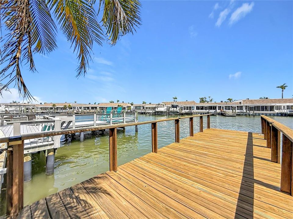 For Sale: $547,000 (2 beds, 2 baths, 1600 Square Feet)