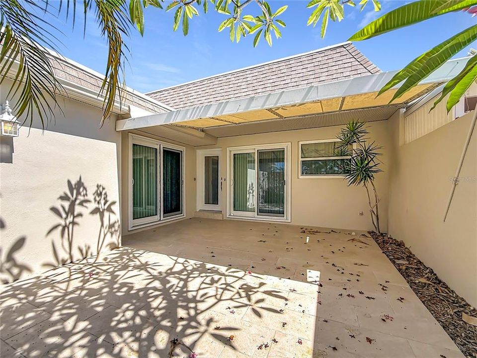 For Sale: $547,000 (2 beds, 2 baths, 1600 Square Feet)