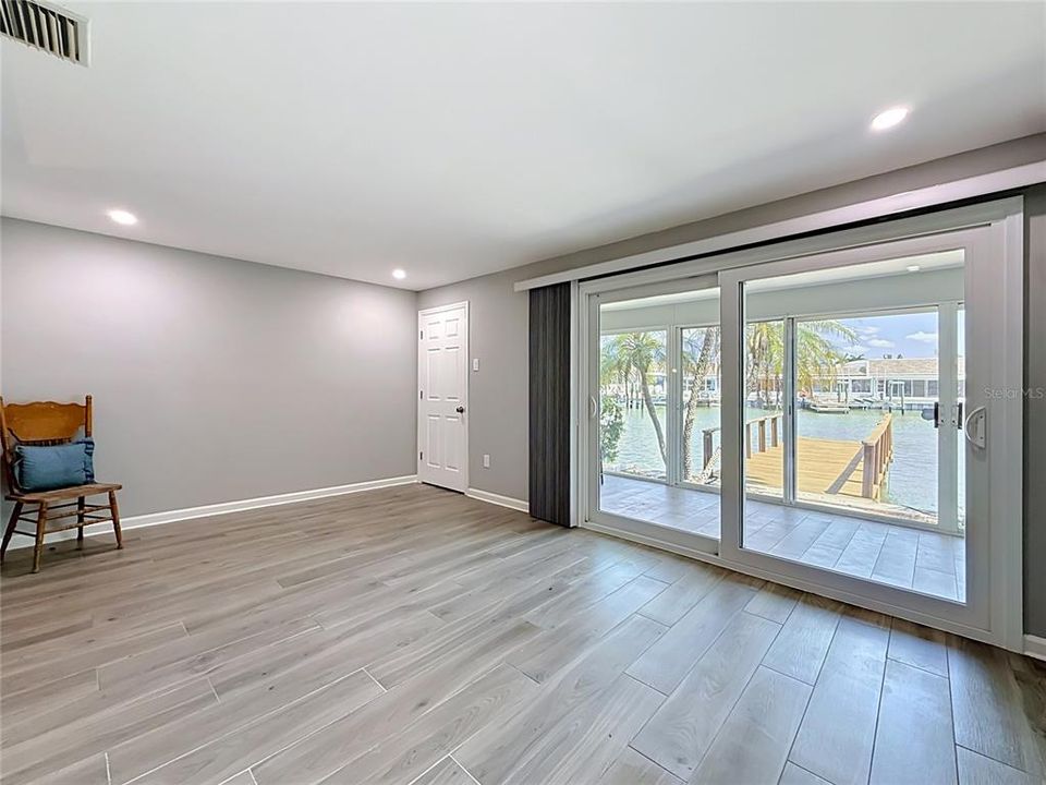 For Sale: $547,000 (2 beds, 2 baths, 1600 Square Feet)