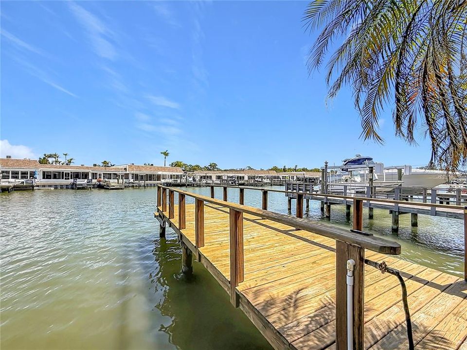 For Sale: $547,000 (2 beds, 2 baths, 1600 Square Feet)
