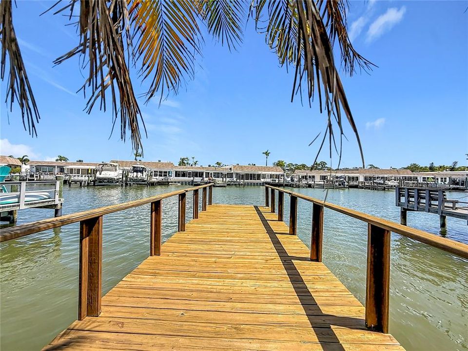 For Sale: $547,000 (2 beds, 2 baths, 1600 Square Feet)