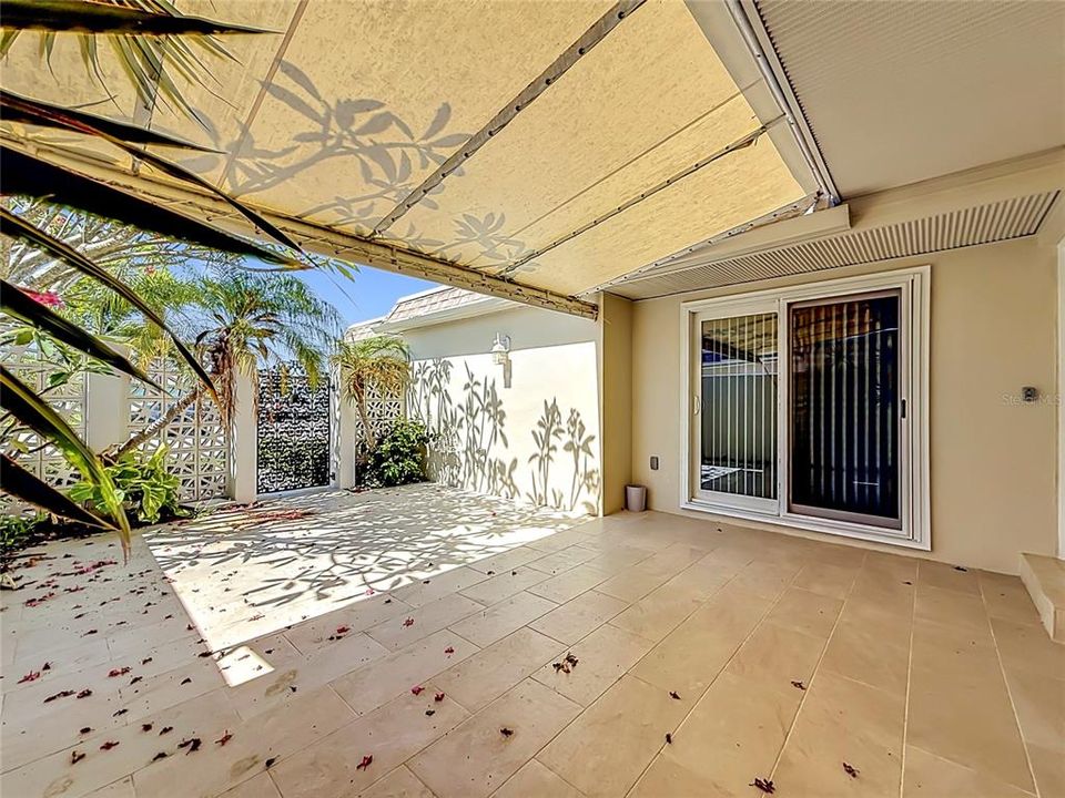 For Sale: $547,000 (2 beds, 2 baths, 1600 Square Feet)