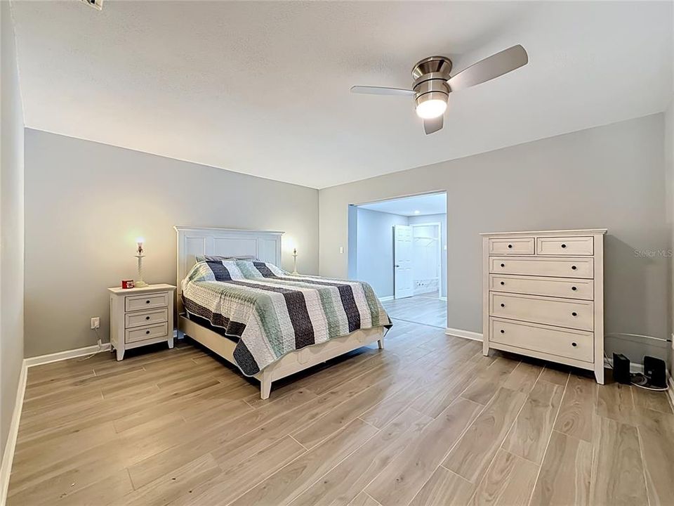 For Sale: $547,000 (2 beds, 2 baths, 1600 Square Feet)