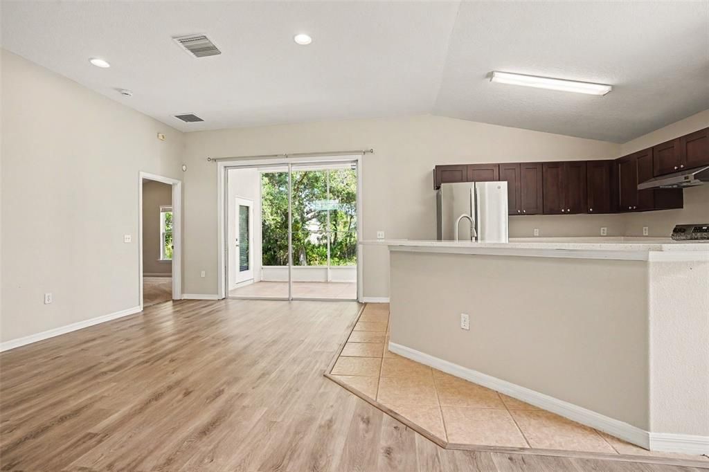 For Sale: $249,900 (3 beds, 2 baths, 1526 Square Feet)