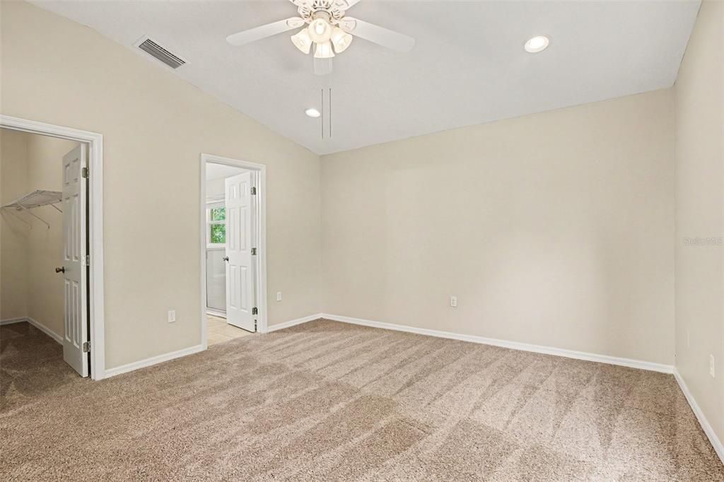 For Sale: $249,900 (3 beds, 2 baths, 1526 Square Feet)