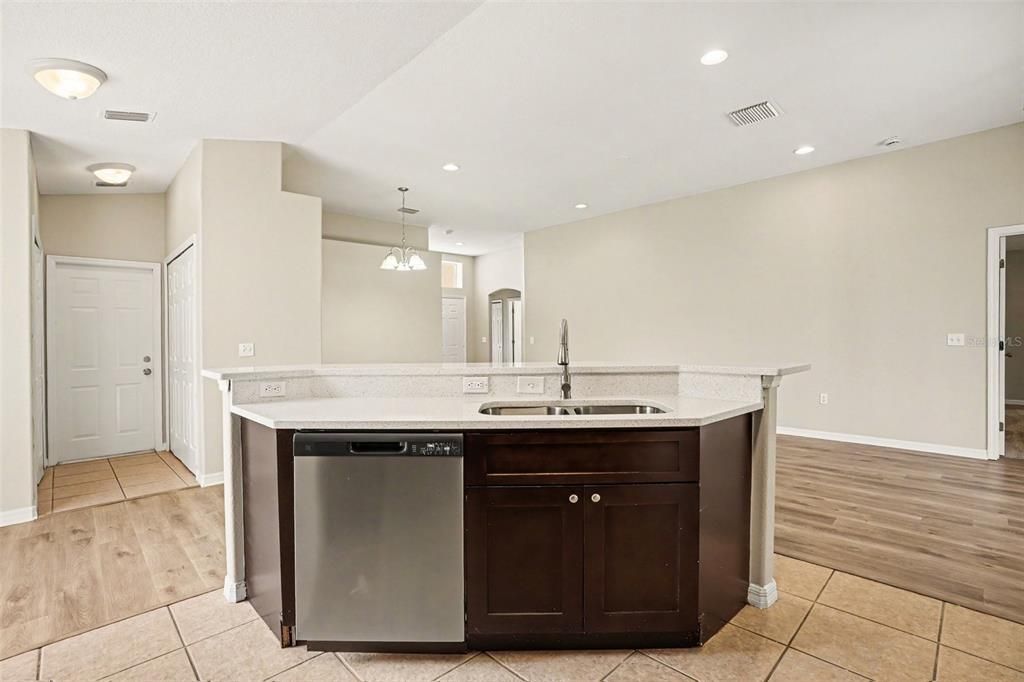 For Sale: $249,900 (3 beds, 2 baths, 1526 Square Feet)