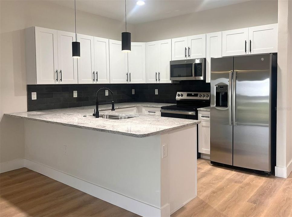 For Sale: $575,000 (6 beds, 0 baths, 2646 Square Feet)