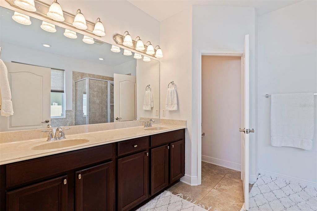 Activo con contrato: $549,900 (3 camas, 2 baños, 1551 Pies cuadrados)