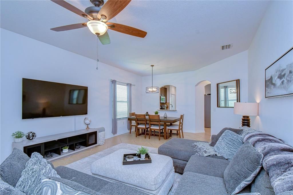For Sale: $414,900 (3 beds, 2 baths, 1528 Square Feet)