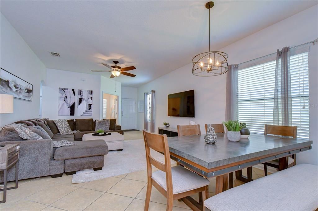 For Sale: $414,900 (3 beds, 2 baths, 1528 Square Feet)
