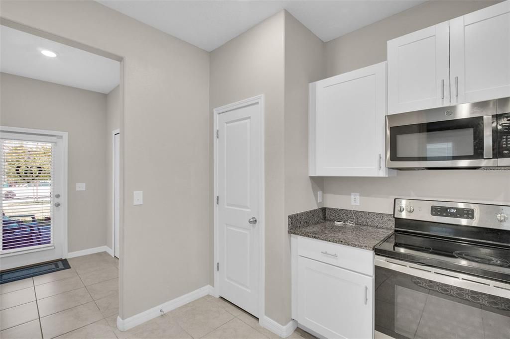 For Sale: $319,000 (3 beds, 2 baths, 1627 Square Feet)
