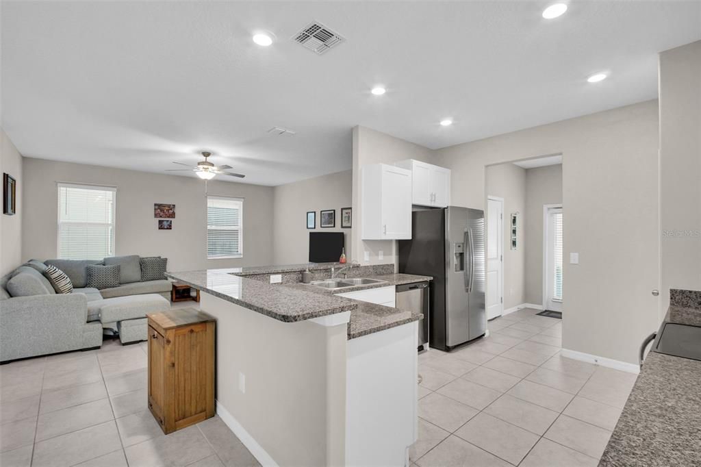 For Sale: $319,000 (3 beds, 2 baths, 1627 Square Feet)