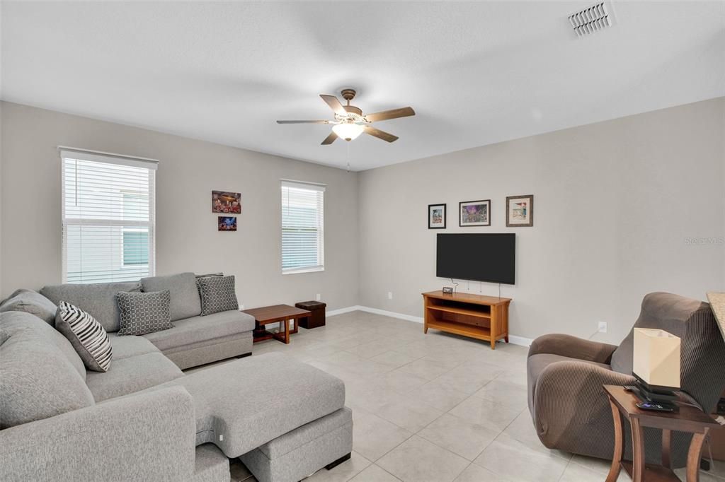 For Sale: $319,000 (3 beds, 2 baths, 1627 Square Feet)