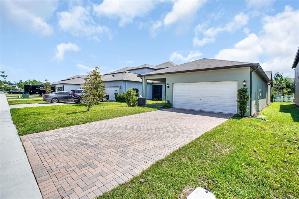 For Sale: $319,000 (3 beds, 2 baths, 1627 Square Feet)