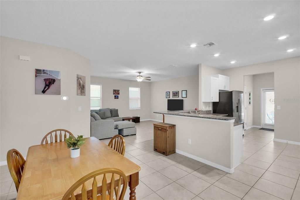 For Sale: $319,000 (3 beds, 2 baths, 1627 Square Feet)