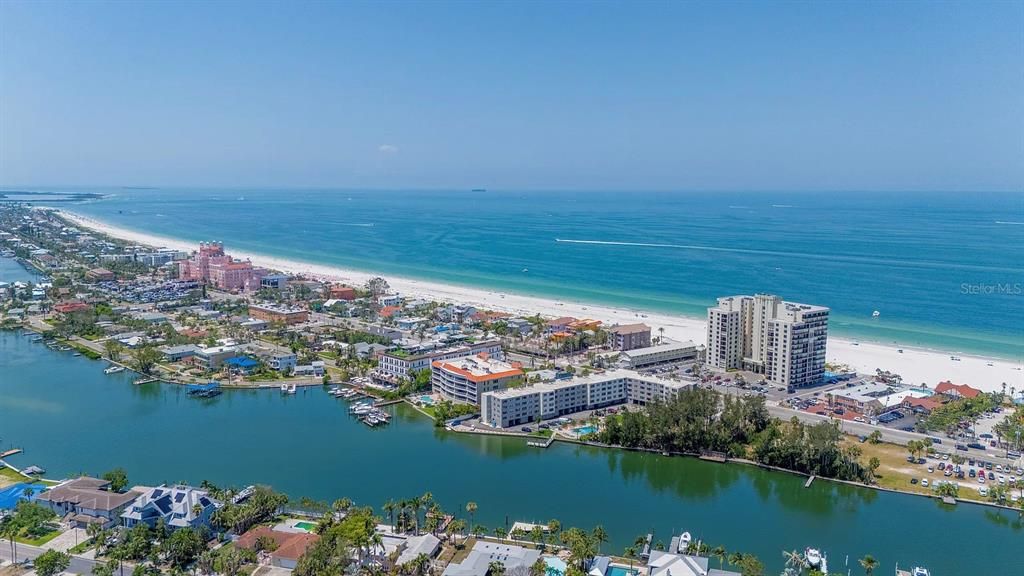 For Sale: $646,850 (3 beds, 2 baths, 1300 Square Feet)