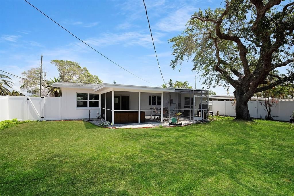 For Sale: $646,850 (3 beds, 2 baths, 1300 Square Feet)