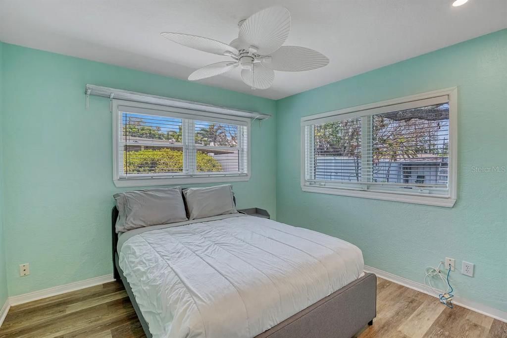 For Sale: $646,850 (3 beds, 2 baths, 1300 Square Feet)