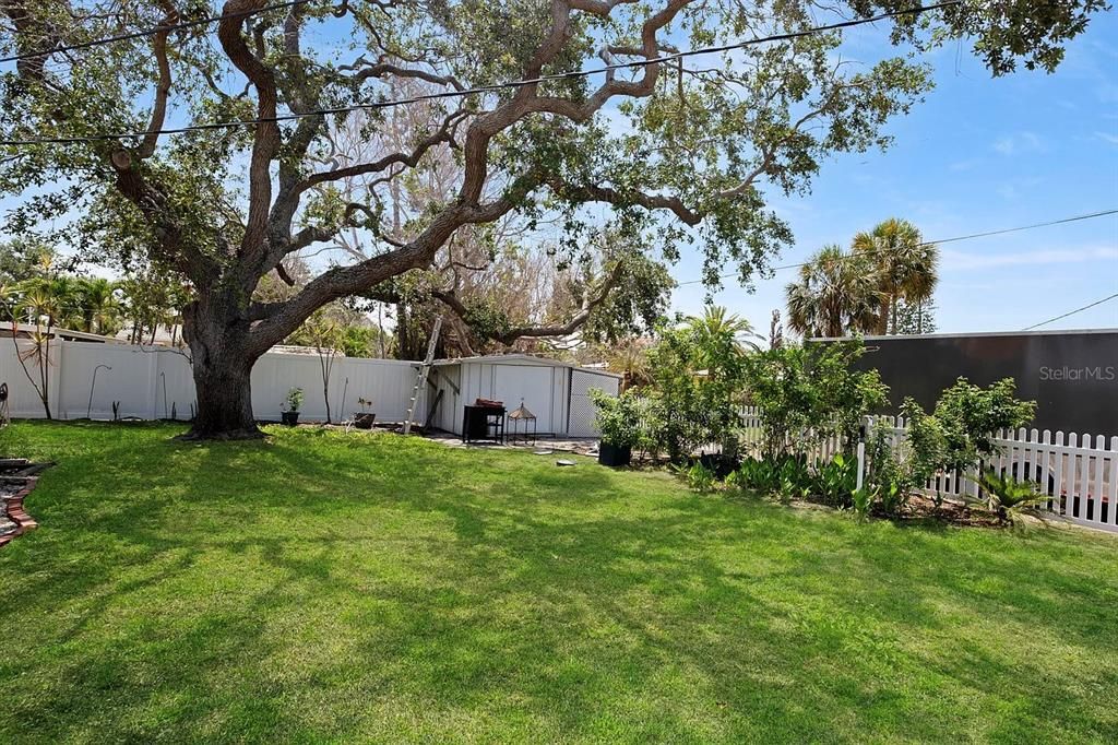 For Sale: $646,850 (3 beds, 2 baths, 1300 Square Feet)