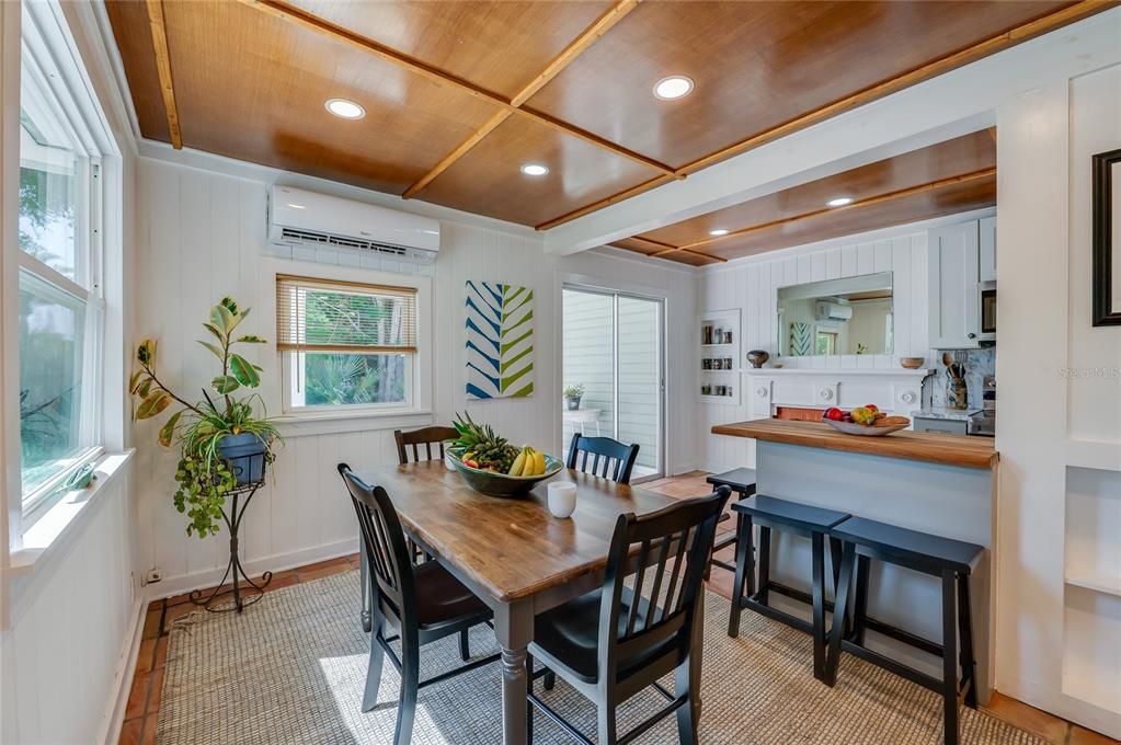Active With Contract: $275,000 (3 beds, 2 baths, 1092 Square Feet)
