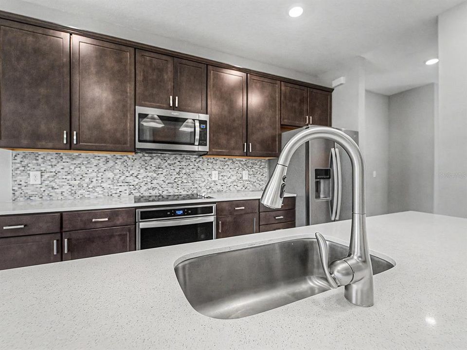 En Venta: $719,900 (4 camas, 3 baños, 3222 Pies cuadrados)