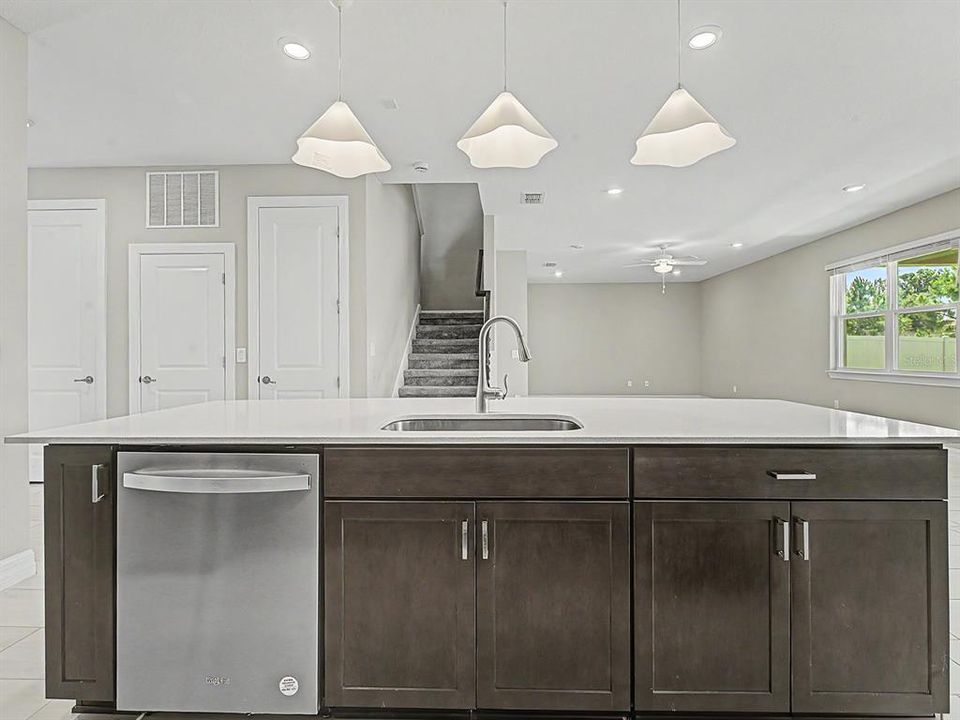 En Venta: $719,900 (4 camas, 3 baños, 3222 Pies cuadrados)