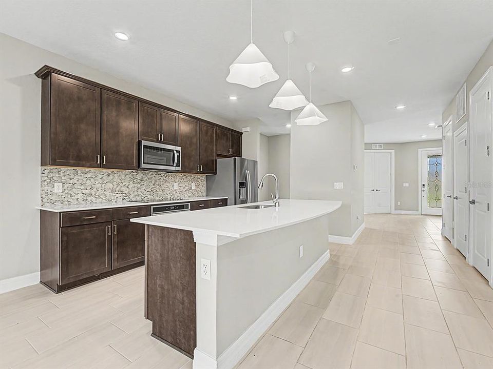 En Venta: $719,900 (4 camas, 3 baños, 3222 Pies cuadrados)