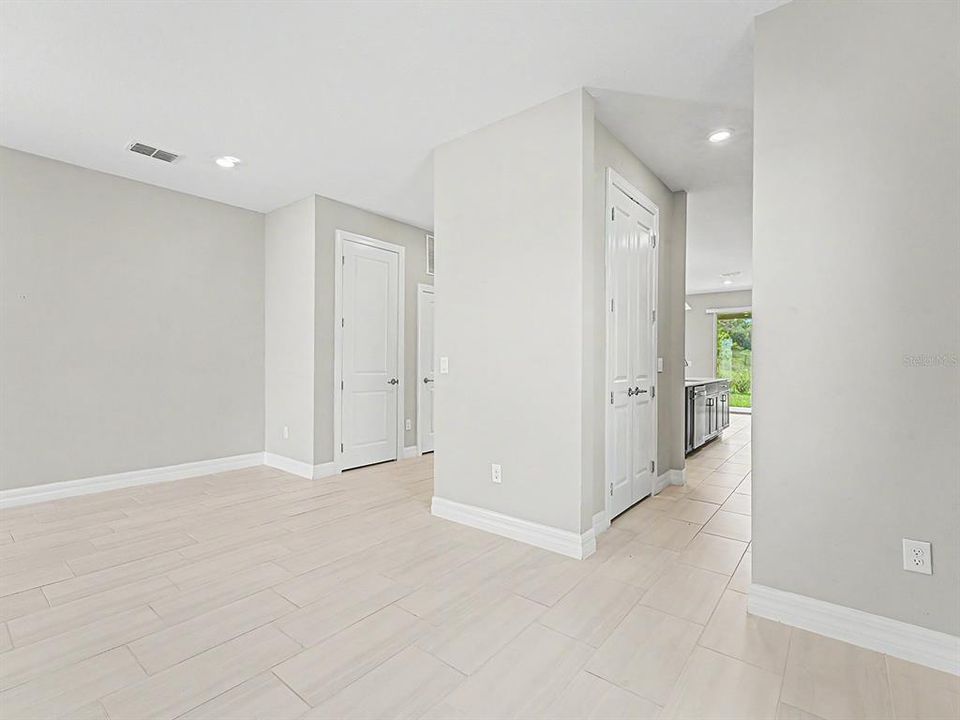 En Venta: $719,900 (4 camas, 3 baños, 3222 Pies cuadrados)