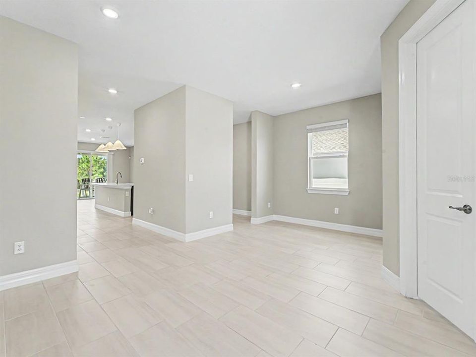 En Venta: $719,900 (4 camas, 3 baños, 3222 Pies cuadrados)