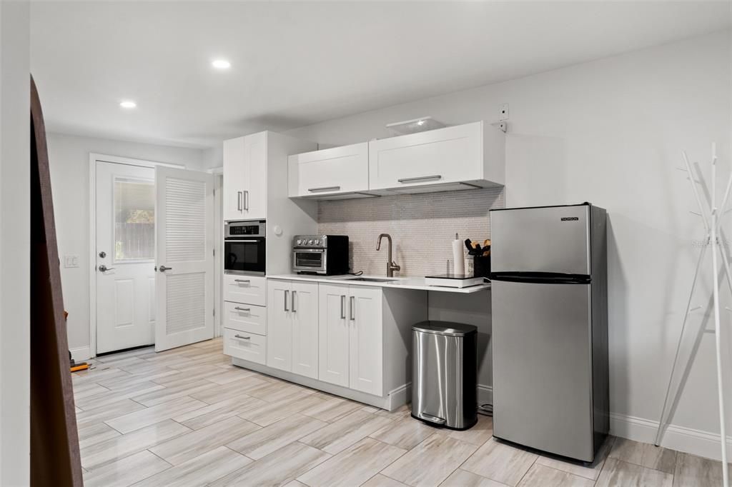 For Rent: $3,500 (4 beds, 3 baths, 1570 Square Feet)