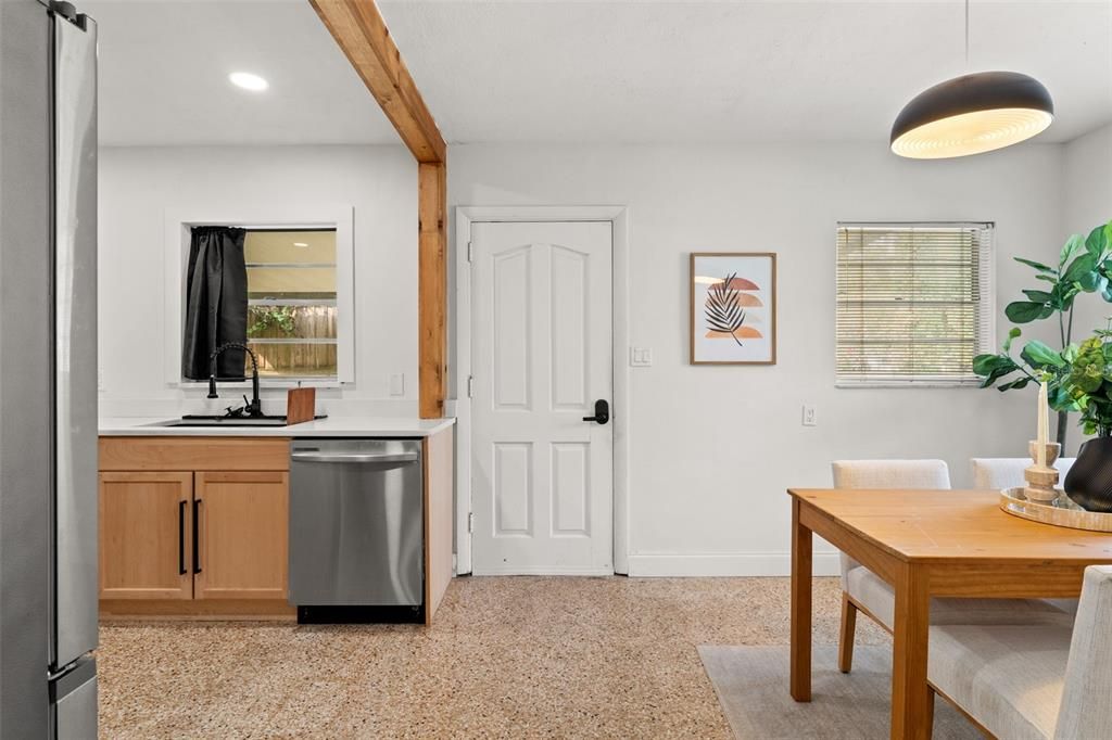 For Rent: $3,500 (4 beds, 3 baths, 1570 Square Feet)