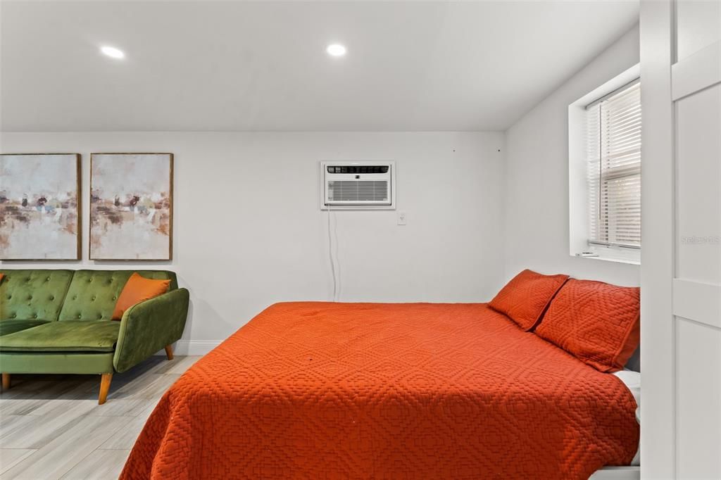 For Rent: $3,500 (4 beds, 3 baths, 1570 Square Feet)