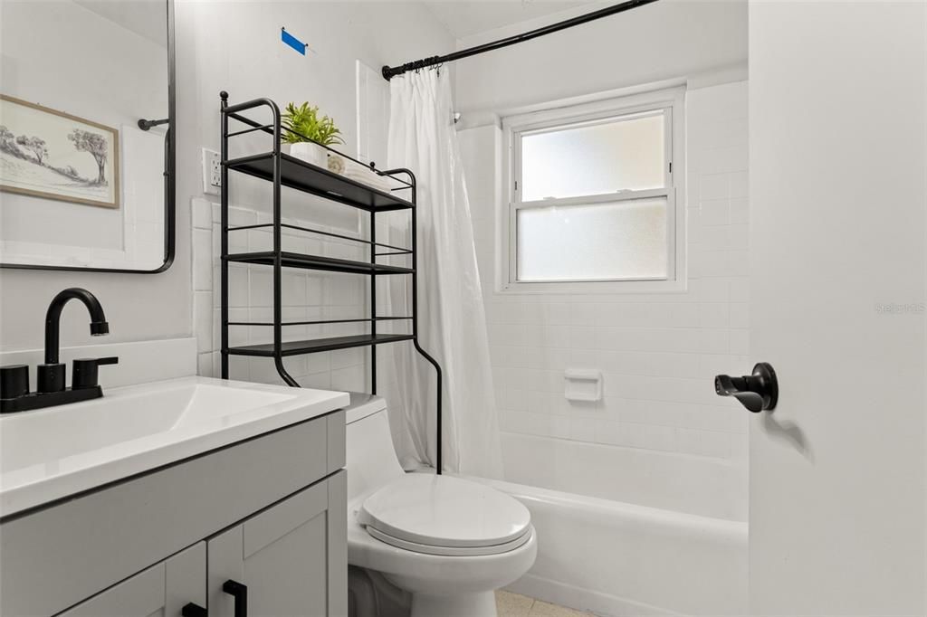 For Rent: $3,500 (4 beds, 3 baths, 1570 Square Feet)